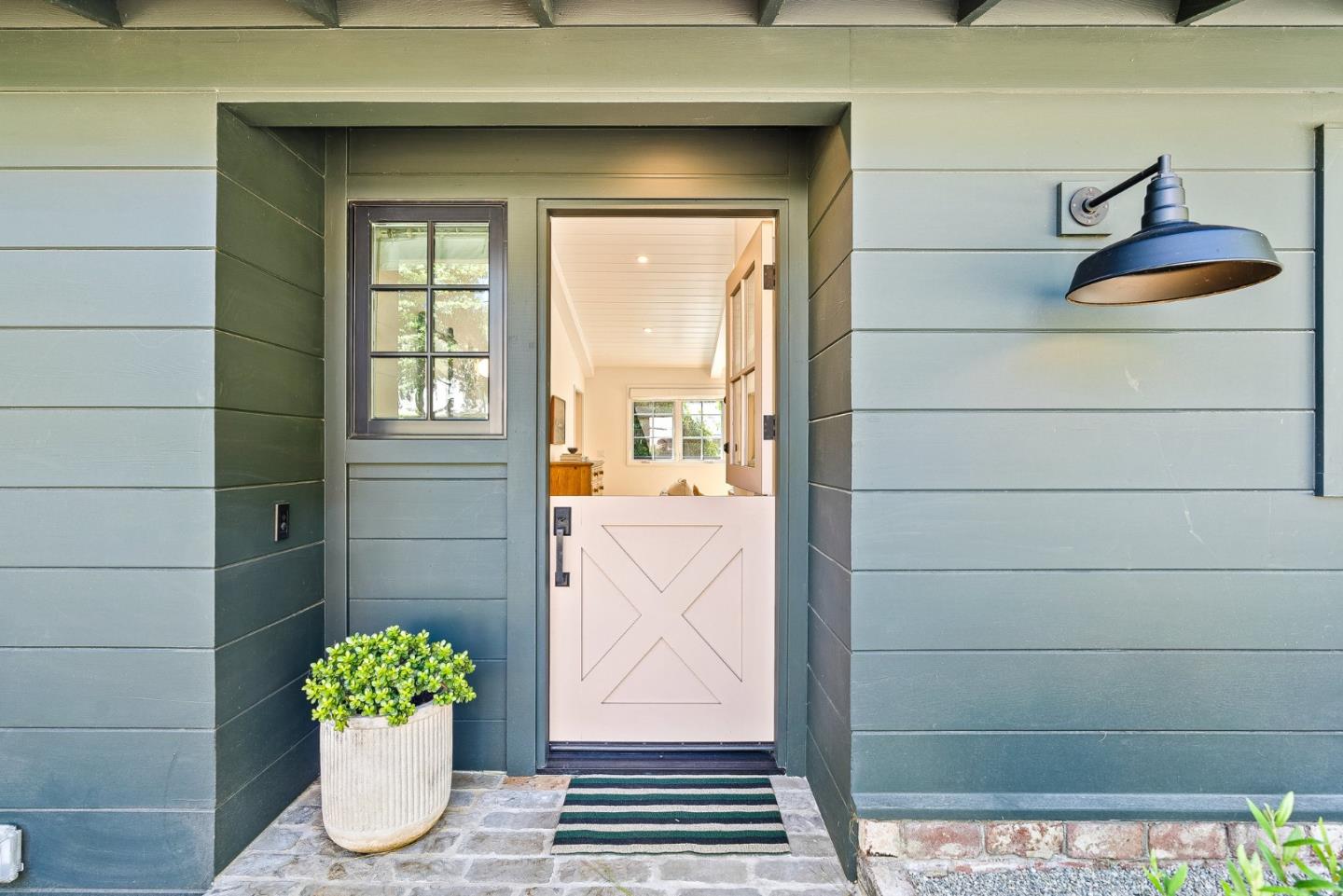 Detail Gallery Image 6 of 36 For Lincoln St 2 Nw of 13th Ave, Carmel,  CA 93921 - 3 Beds | 2/1 Baths