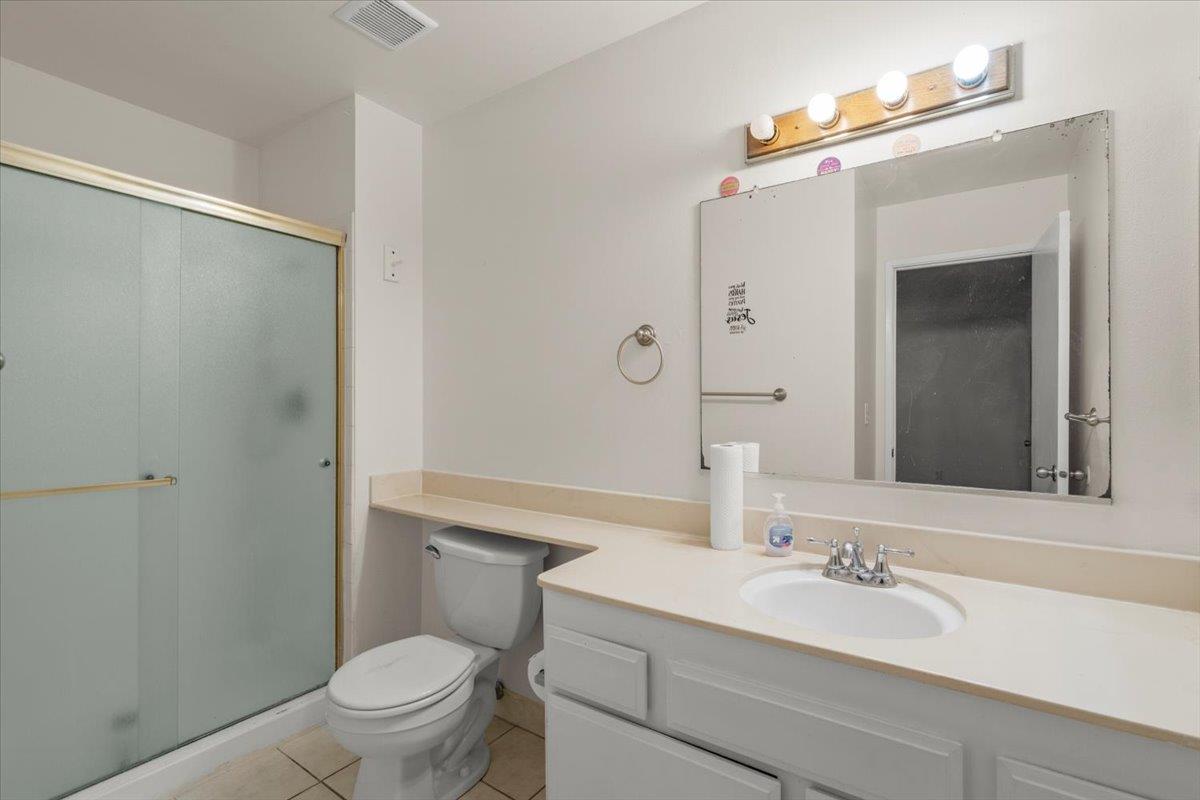 Detail Gallery Image 11 of 16 For 185 Castillon Way, San Jose,  CA 95119 - 4 Beds | 2 Baths