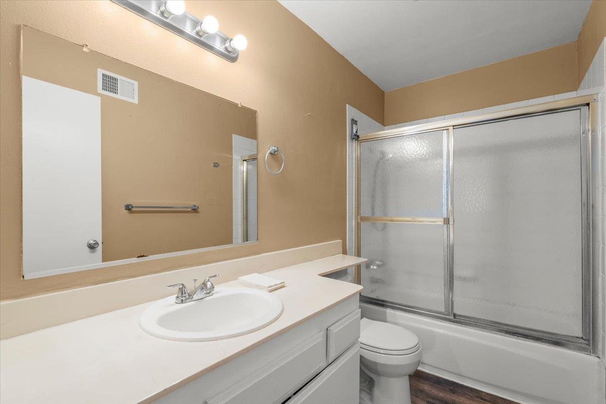 Detail Gallery Image 12 of 16 For 185 Castillon Way, San Jose,  CA 95119 - 4 Beds | 2 Baths
