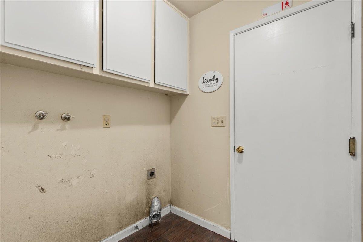 Detail Gallery Image 13 of 16 For 185 Castillon Way, San Jose,  CA 95119 - 4 Beds | 2 Baths