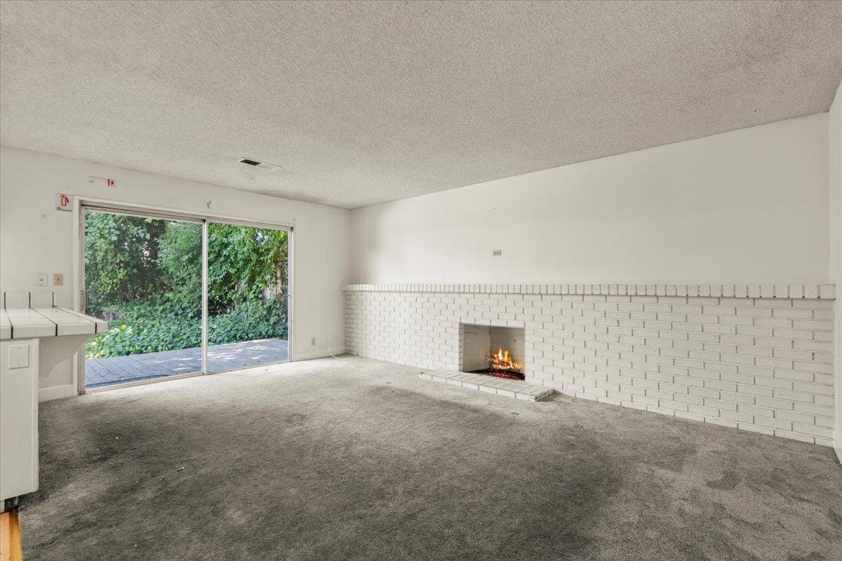 Detail Gallery Image 4 of 16 For 185 Castillon Way, San Jose,  CA 95119 - 4 Beds | 2 Baths
