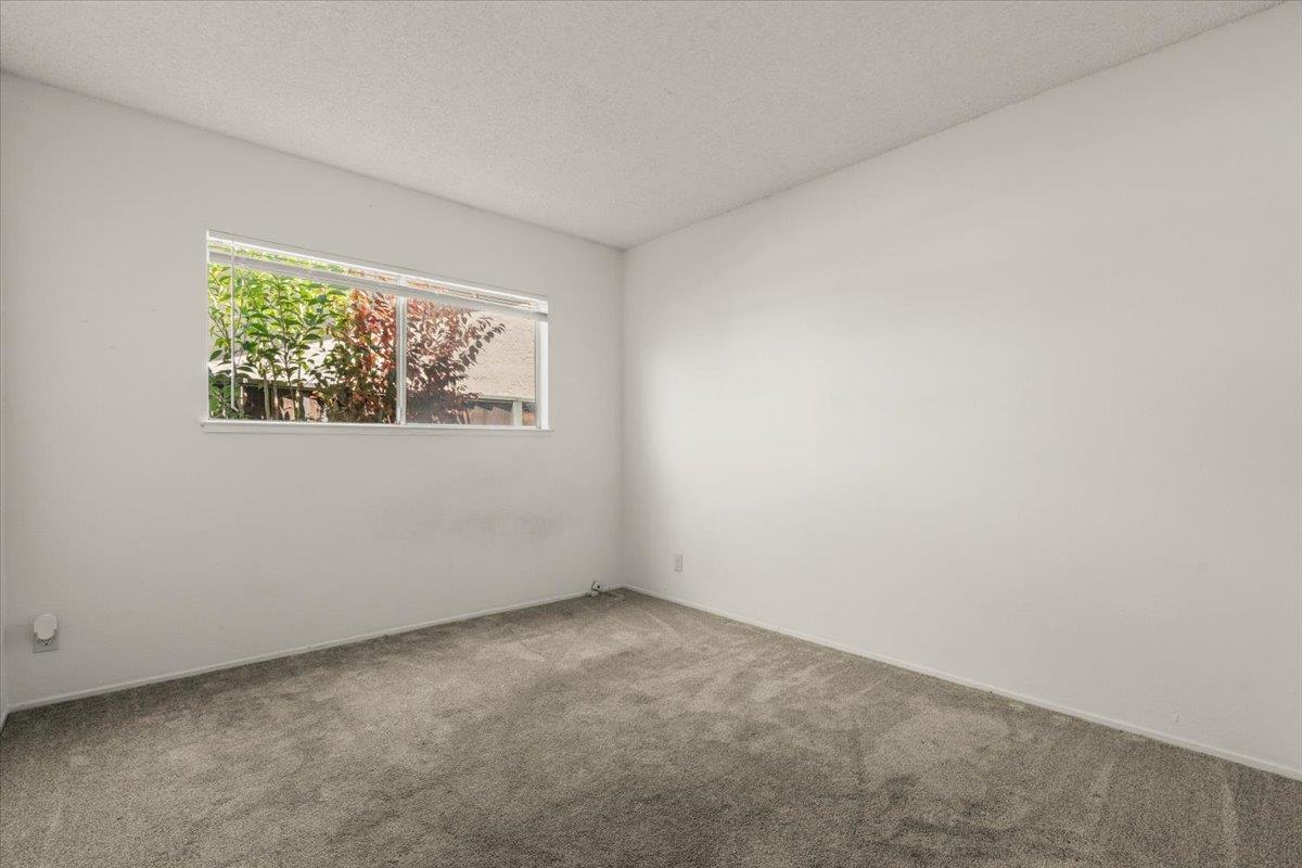 Detail Gallery Image 8 of 16 For 185 Castillon Way, San Jose,  CA 95119 - 4 Beds | 2 Baths