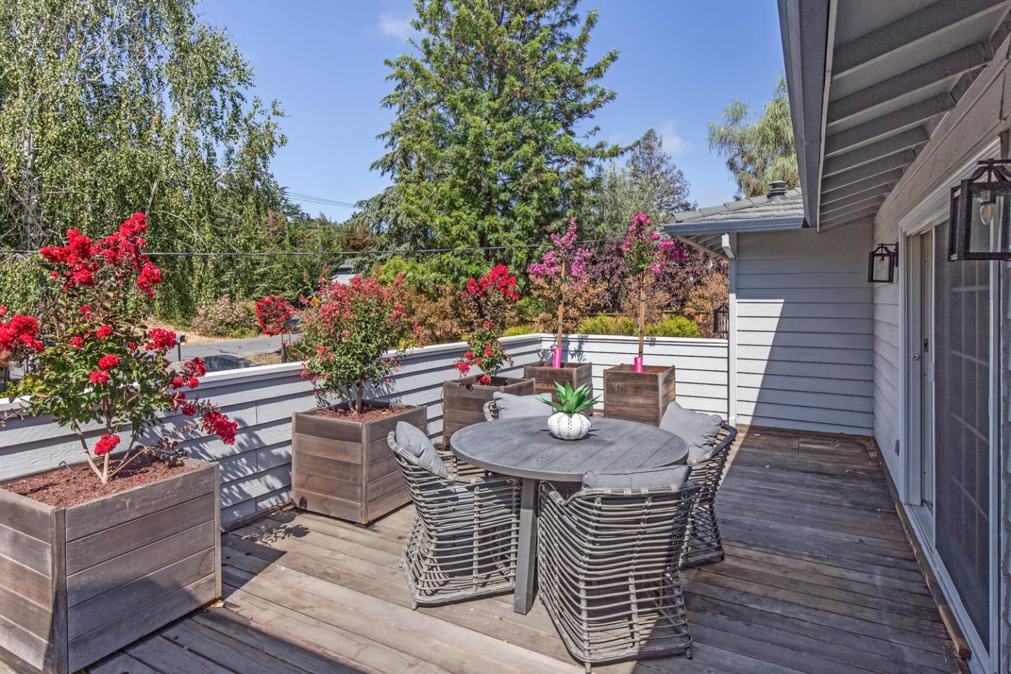 Detail Gallery Image 11 of 34 For 1025 Border Rd, Los Altos,  CA 94024 - 3 Beds | 3 Baths
