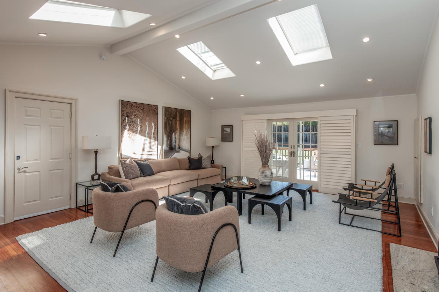 Detail Gallery Image 12 of 34 For 1025 Border Rd, Los Altos,  CA 94024 - 3 Beds | 3 Baths