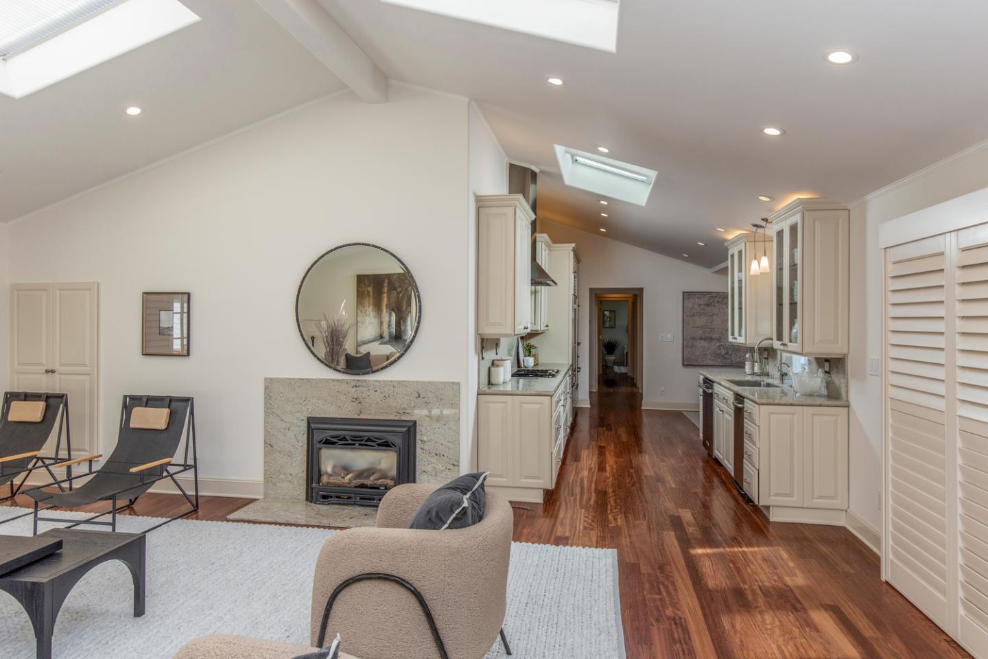 Detail Gallery Image 14 of 34 For 1025 Border Rd, Los Altos,  CA 94024 - 3 Beds | 3 Baths
