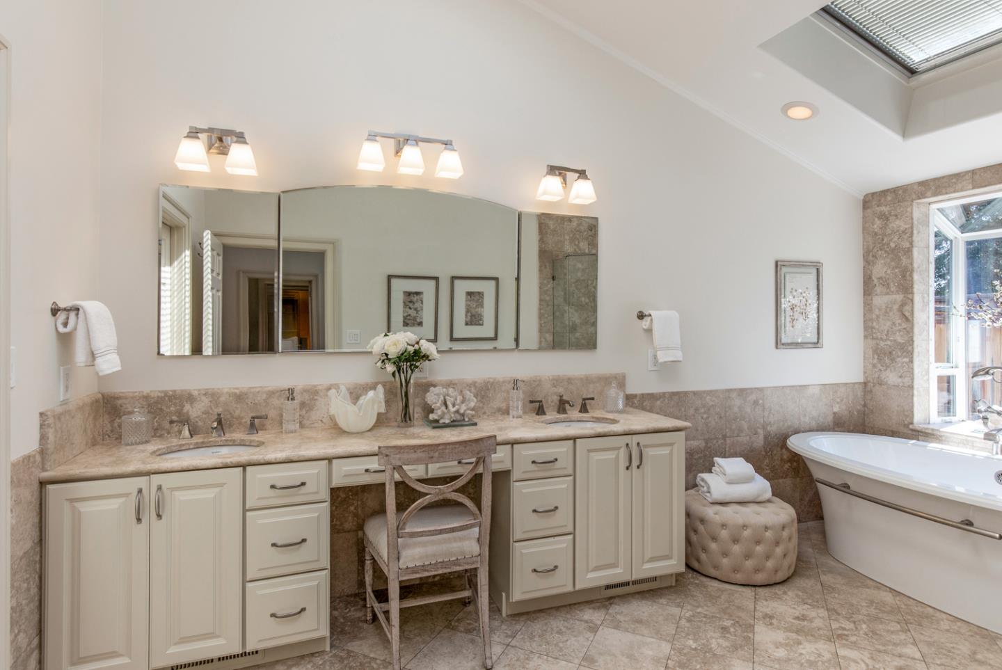 Detail Gallery Image 20 of 34 For 1025 Border Rd, Los Altos,  CA 94024 - 3 Beds | 3 Baths