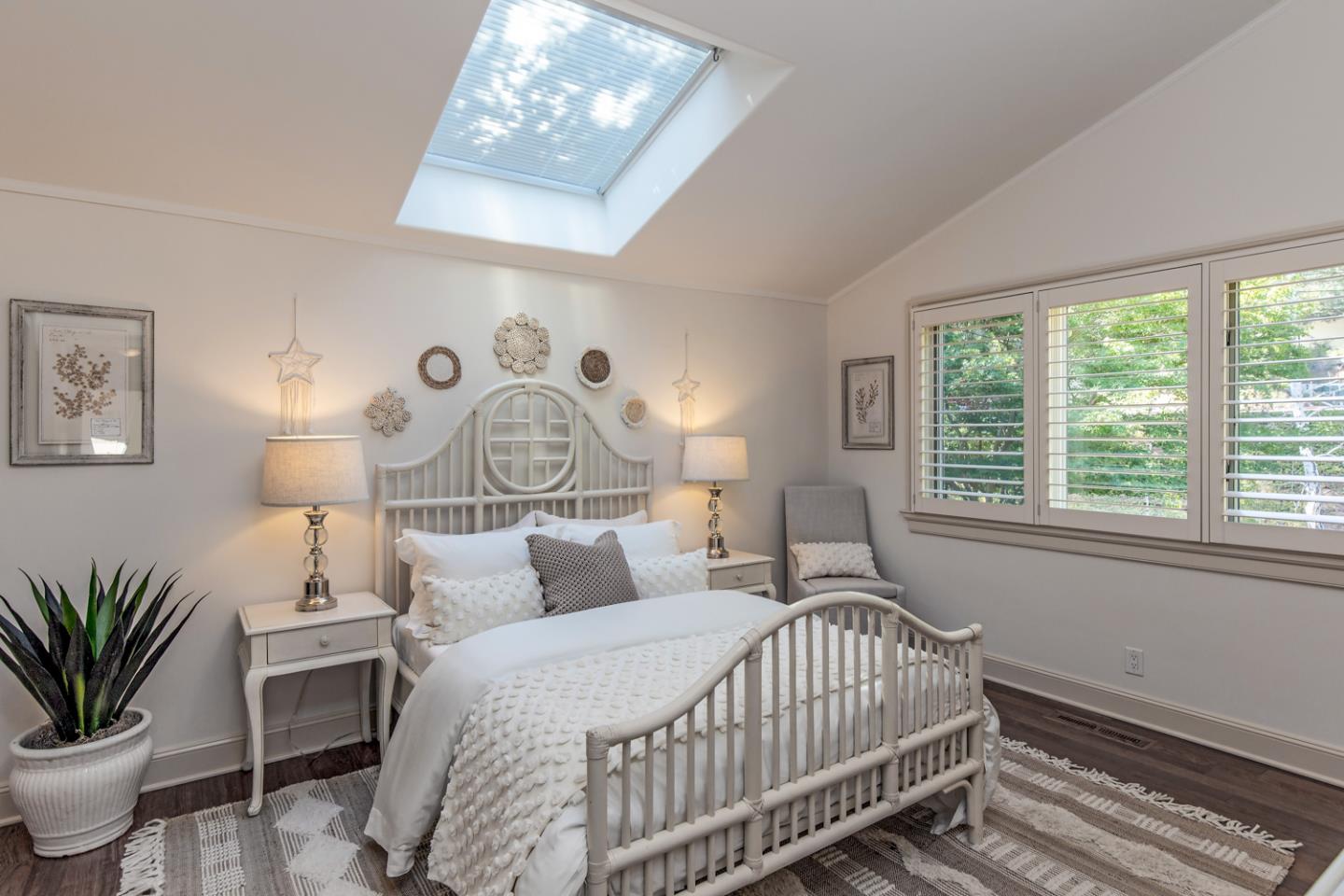Detail Gallery Image 23 of 34 For 1025 Border Rd, Los Altos,  CA 94024 - 3 Beds | 3 Baths