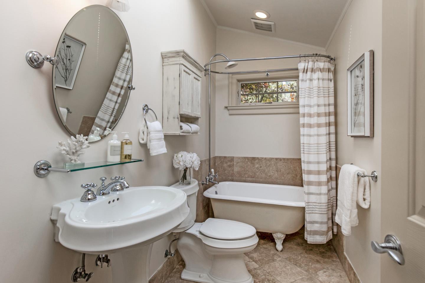 Detail Gallery Image 26 of 34 For 1025 Border Rd, Los Altos,  CA 94024 - 3 Beds | 3 Baths