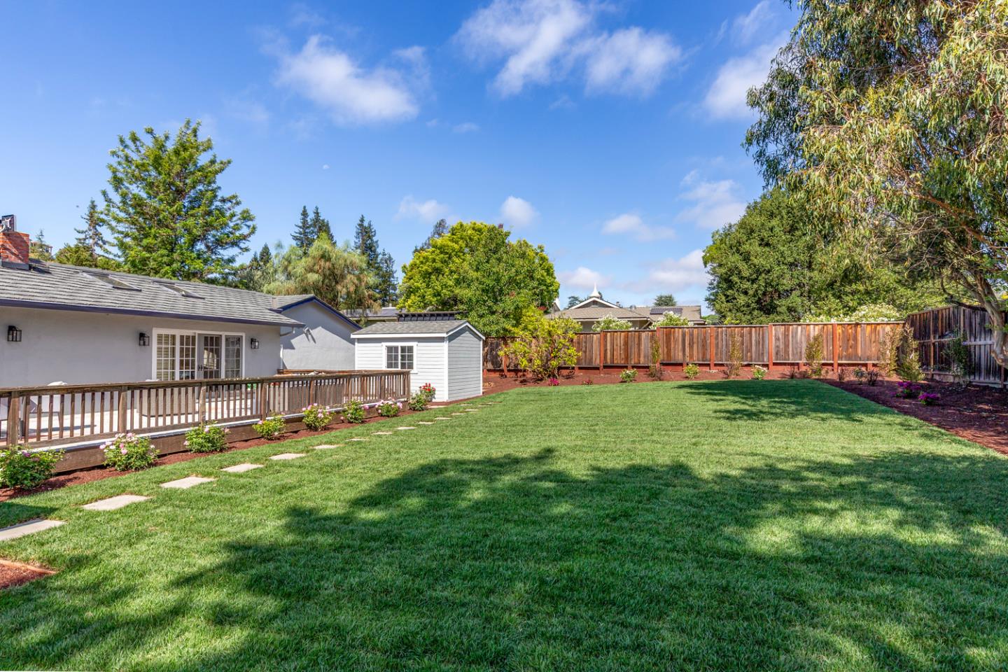 Detail Gallery Image 30 of 34 For 1025 Border Rd, Los Altos,  CA 94024 - 3 Beds | 3 Baths