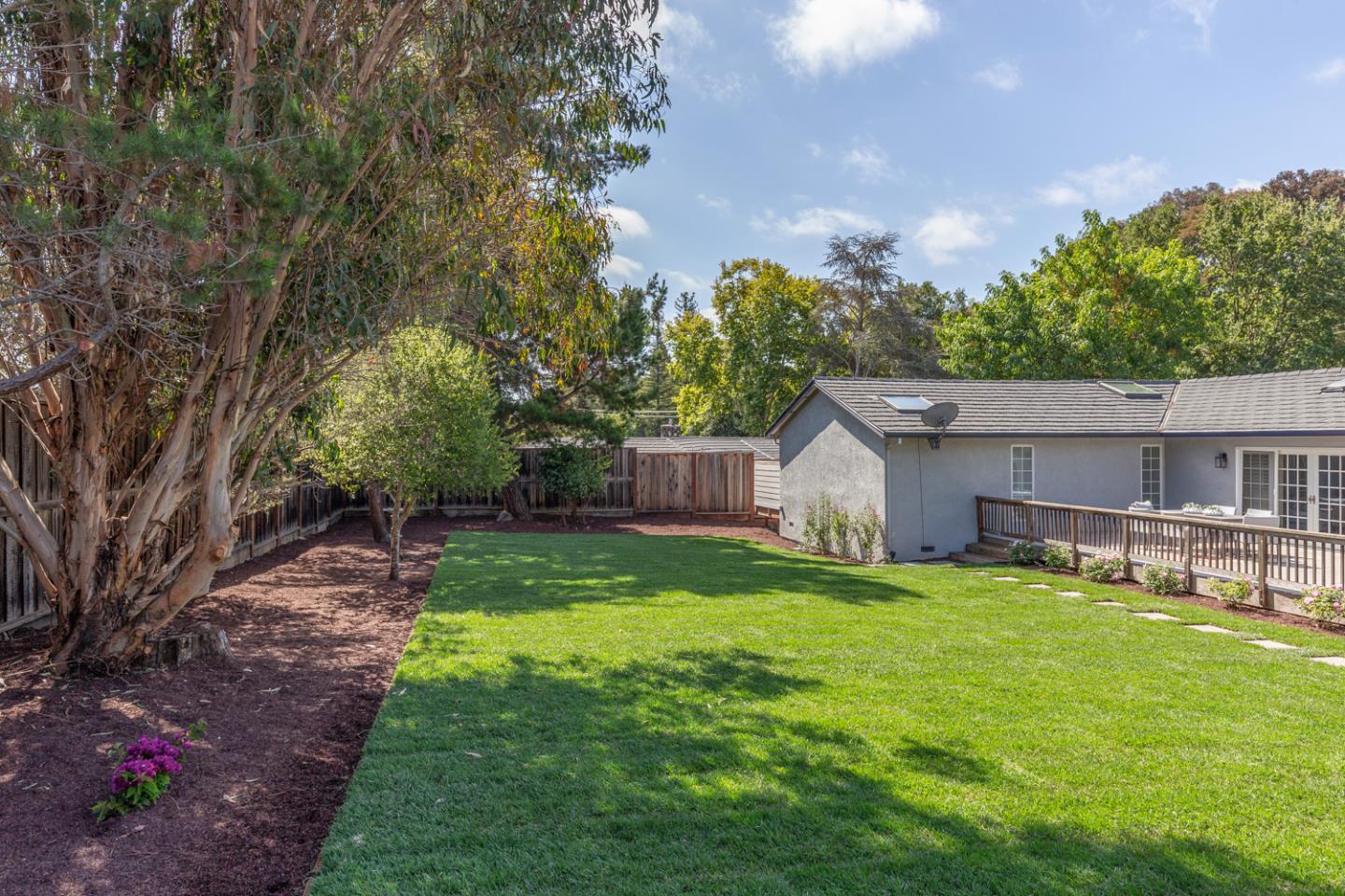 Detail Gallery Image 36 of 39 For 1025 Border Rd, Los Altos,  CA 94024 - 3 Beds | 3 Baths