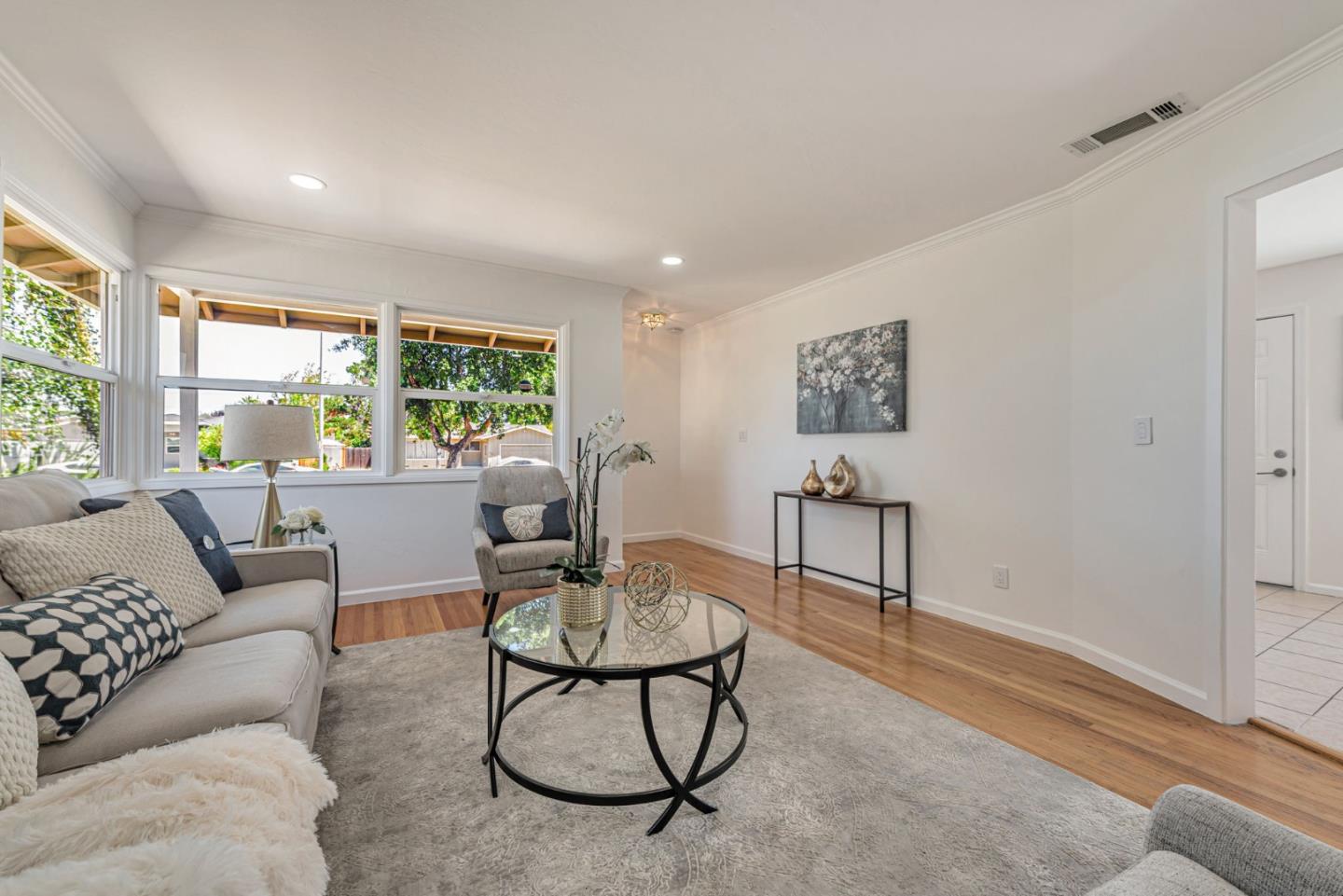 Detail Gallery Image 4 of 25 For 1625 S Wolfe Rd, Sunnyvale,  CA 94087 - 3 Beds | 2 Baths