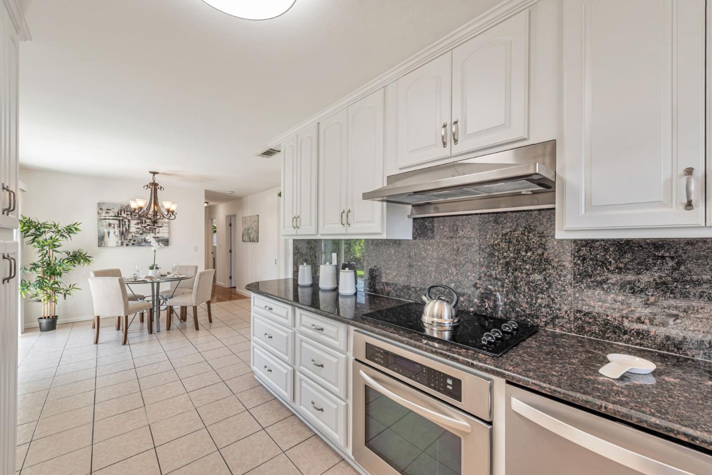 Detail Gallery Image 6 of 25 For 1625 S Wolfe Rd, Sunnyvale,  CA 94087 - 3 Beds | 2 Baths