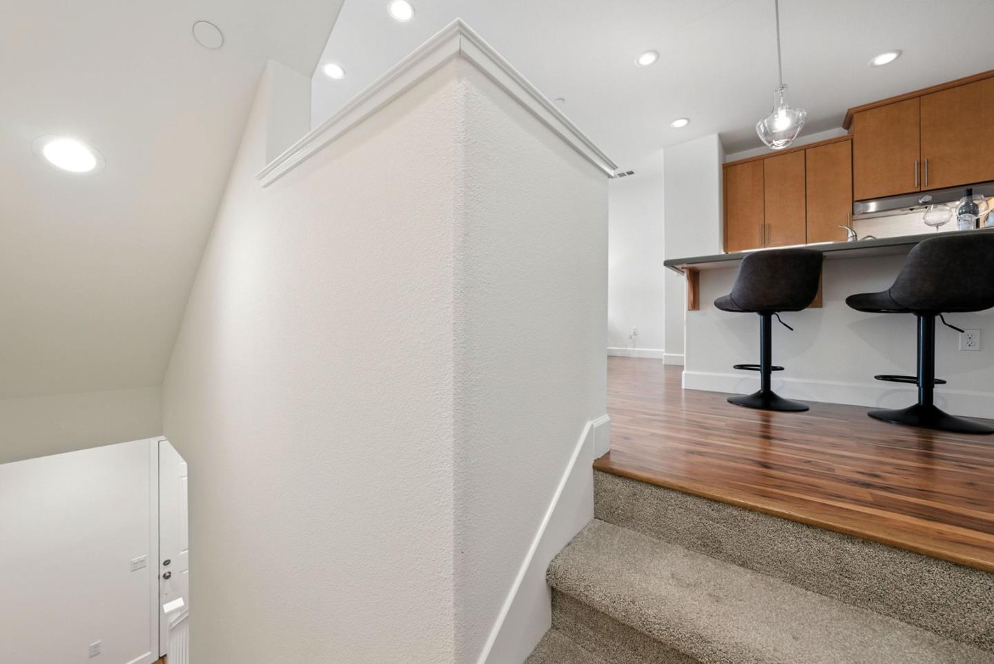 Detail Gallery Image 13 of 74 For 319 Charles Morris Ter, Sunnyvale,  CA 94085 - 3 Beds | 3/1 Baths