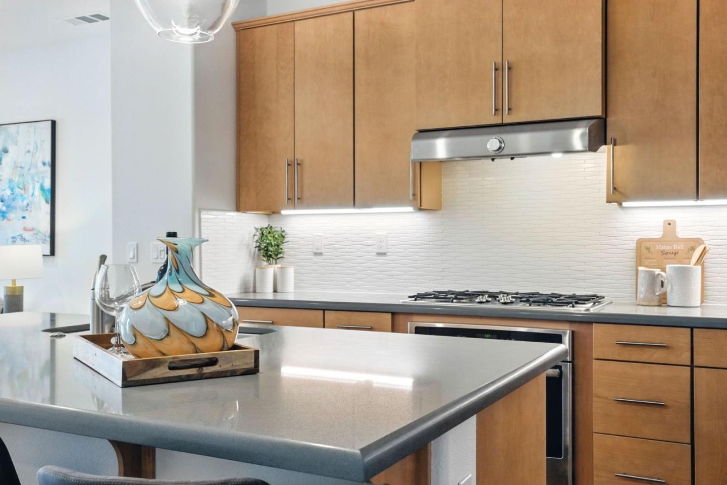 Detail Gallery Image 18 of 74 For 319 Charles Morris Ter, Sunnyvale,  CA 94085 - 3 Beds | 3/1 Baths