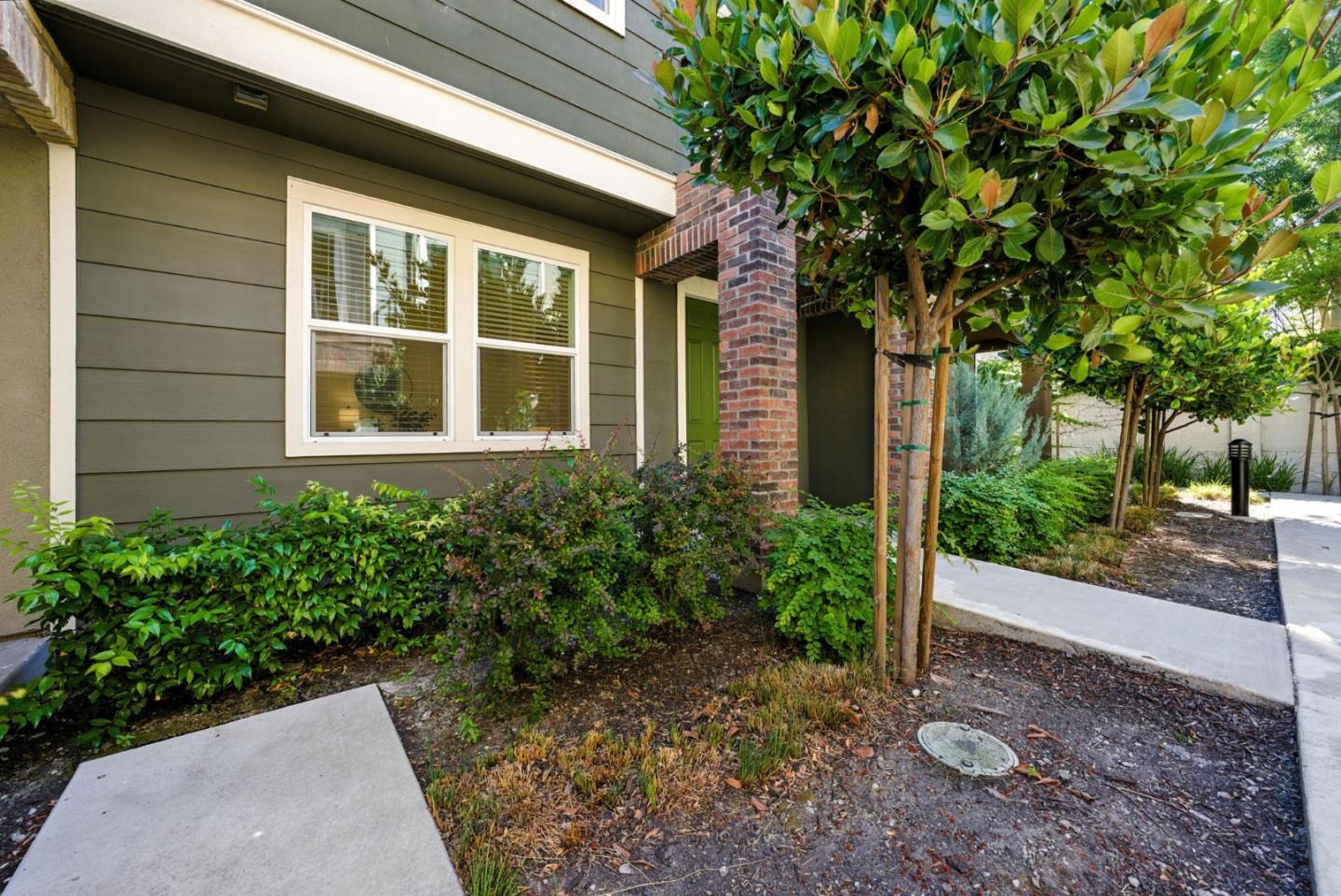 Detail Gallery Image 3 of 74 For 319 Charles Morris Ter, Sunnyvale,  CA 94085 - 3 Beds | 3/1 Baths