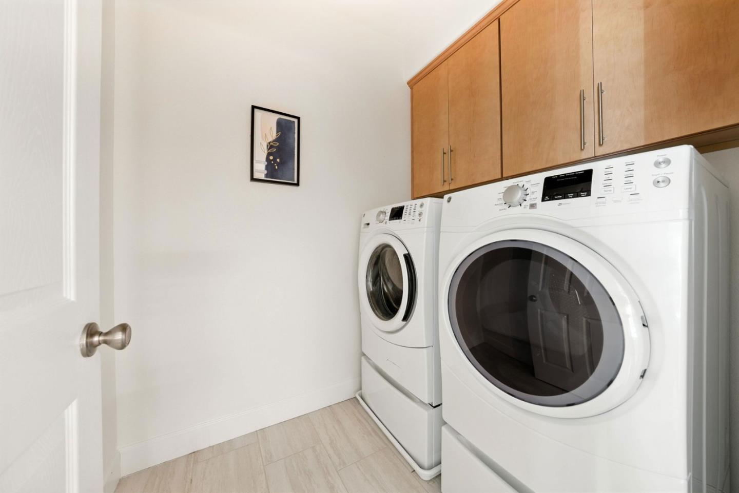 Detail Gallery Image 30 of 74 For 319 Charles Morris Ter, Sunnyvale,  CA 94085 - 3 Beds | 3/1 Baths
