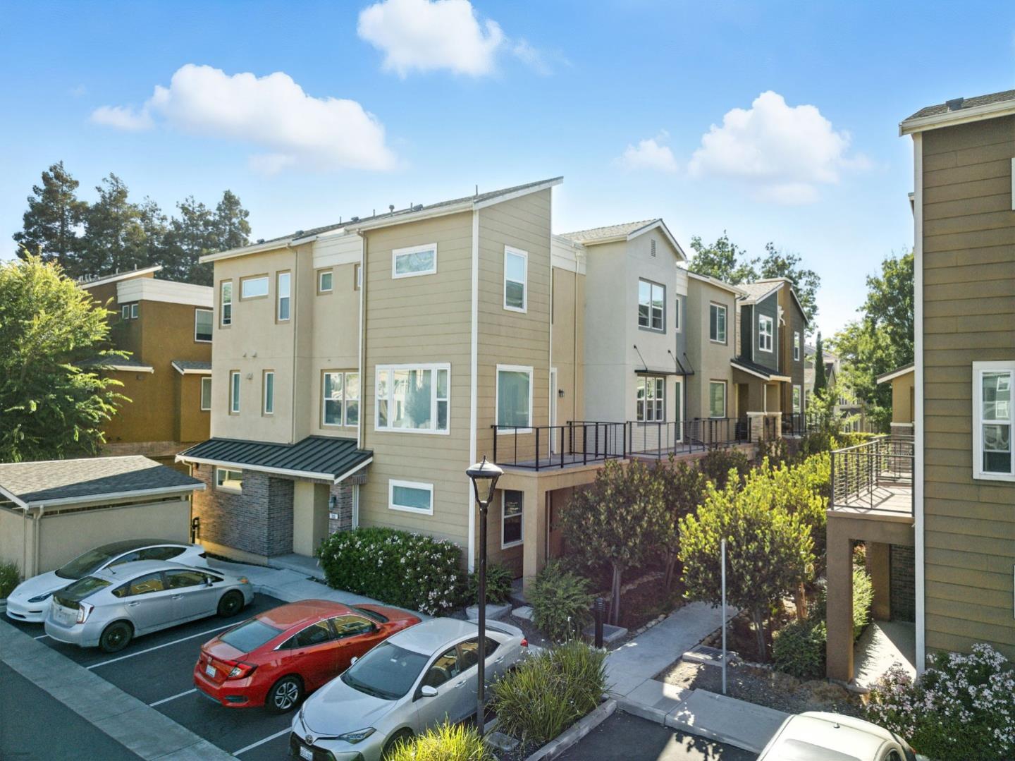 Detail Gallery Image 59 of 74 For 319 Charles Morris Ter, Sunnyvale,  CA 94085 - 3 Beds | 3/1 Baths