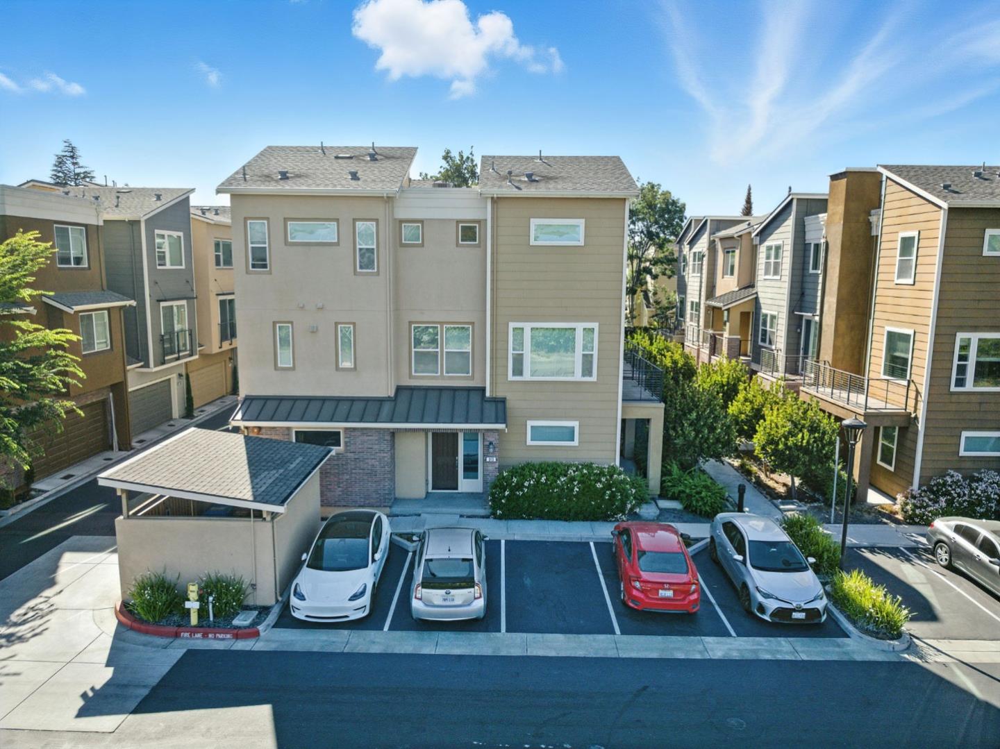 Detail Gallery Image 60 of 74 For 319 Charles Morris Ter, Sunnyvale,  CA 94085 - 3 Beds | 3/1 Baths