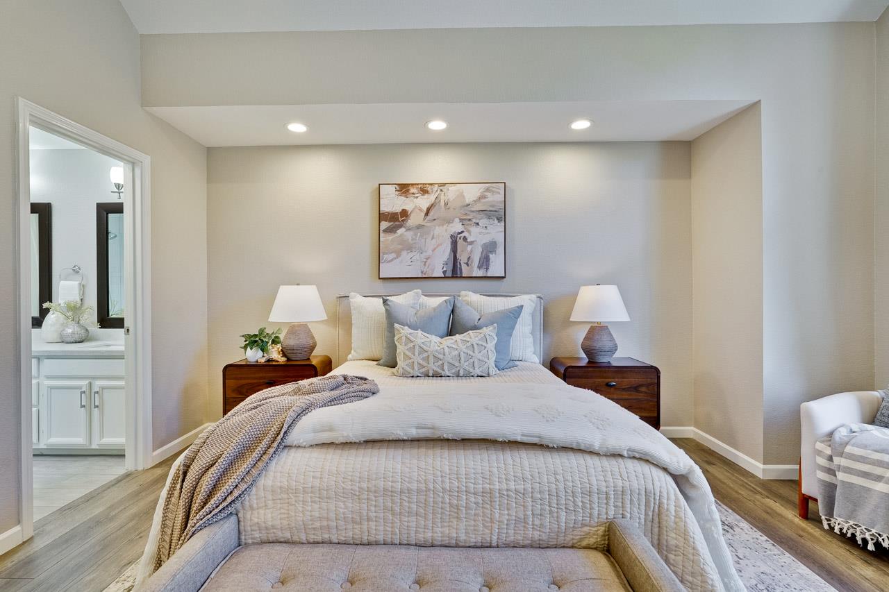 Detail Gallery Image 24 of 49 For 304 Windmill Park Ln, Mountain View,  CA 94043 - 2 Beds | 2 Baths