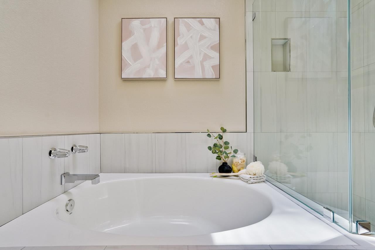 Detail Gallery Image 28 of 49 For 304 Windmill Park Ln, Mountain View,  CA 94043 - 2 Beds | 2 Baths