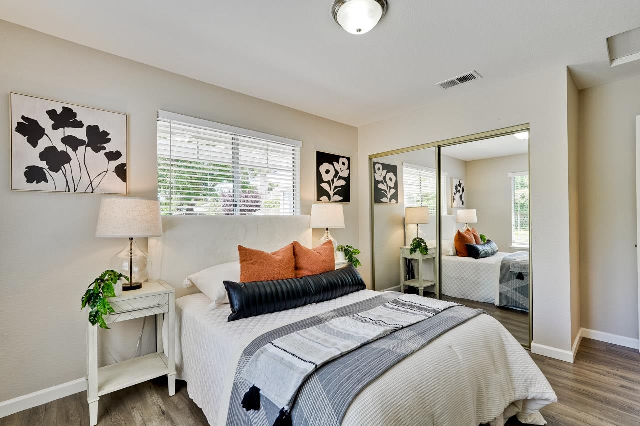 Detail Gallery Image 33 of 49 For 304 Windmill Park Ln, Mountain View,  CA 94043 - 2 Beds | 2 Baths