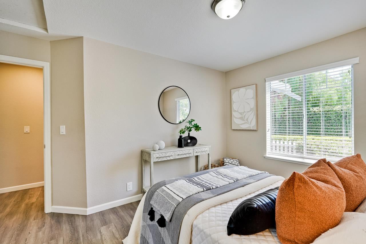 Detail Gallery Image 34 of 49 For 304 Windmill Park Ln, Mountain View,  CA 94043 - 2 Beds | 2 Baths