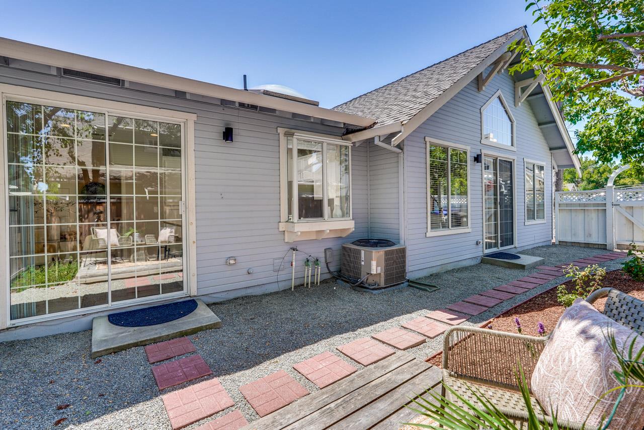 Detail Gallery Image 42 of 49 For 304 Windmill Park Ln, Mountain View,  CA 94043 - 2 Beds | 2 Baths