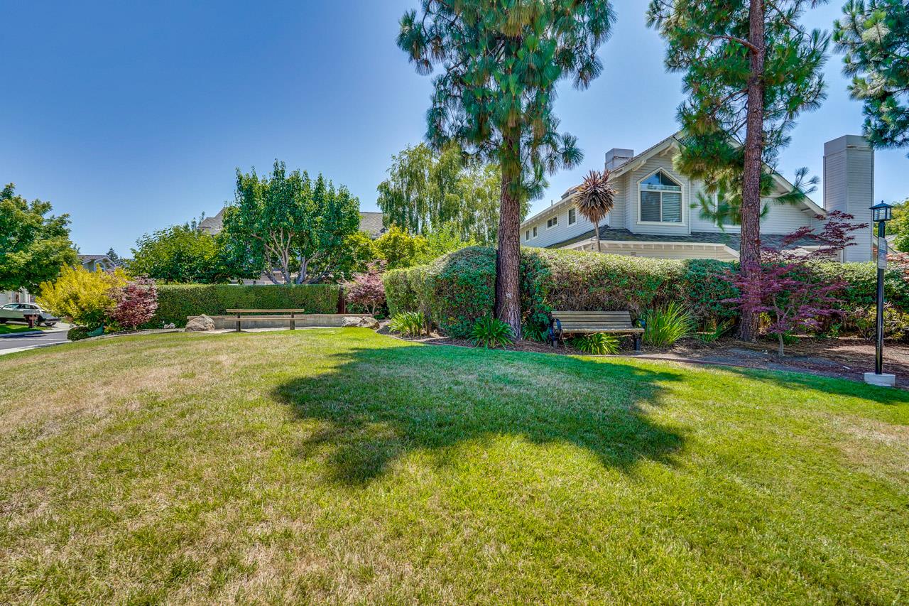 Detail Gallery Image 49 of 49 For 304 Windmill Park Ln, Mountain View,  CA 94043 - 2 Beds | 2 Baths