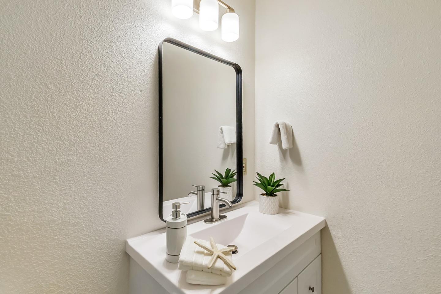 Detail Gallery Image 26 of 41 For 425 Carpentier Way, San Jose,  CA 95111 - 3 Beds | 2/1 Baths