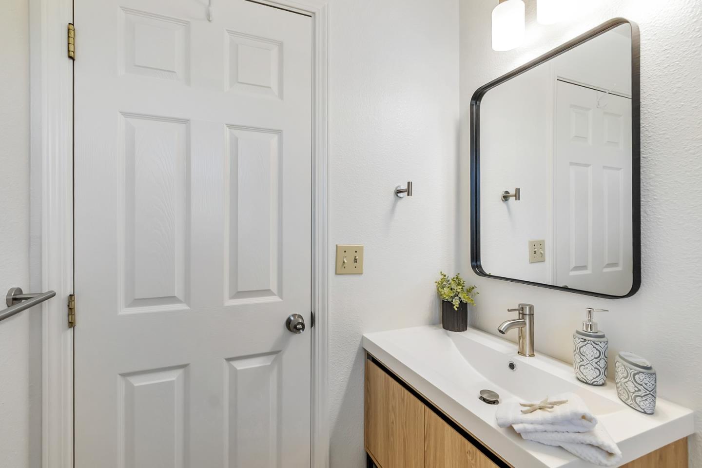 Detail Gallery Image 30 of 41 For 425 Carpentier Way, San Jose,  CA 95111 - 3 Beds | 2/1 Baths