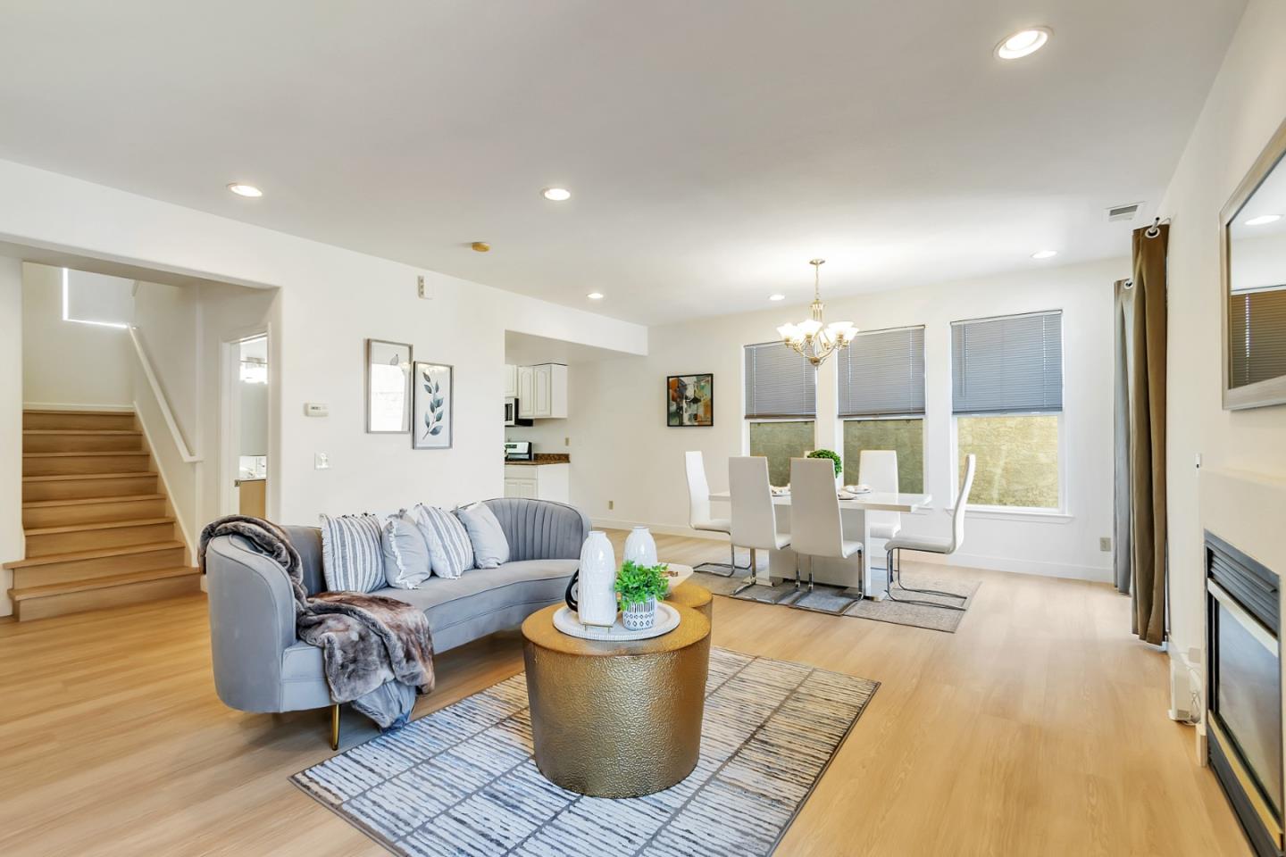 Detail Gallery Image 6 of 41 For 425 Carpentier Way, San Jose,  CA 95111 - 3 Beds | 2/1 Baths