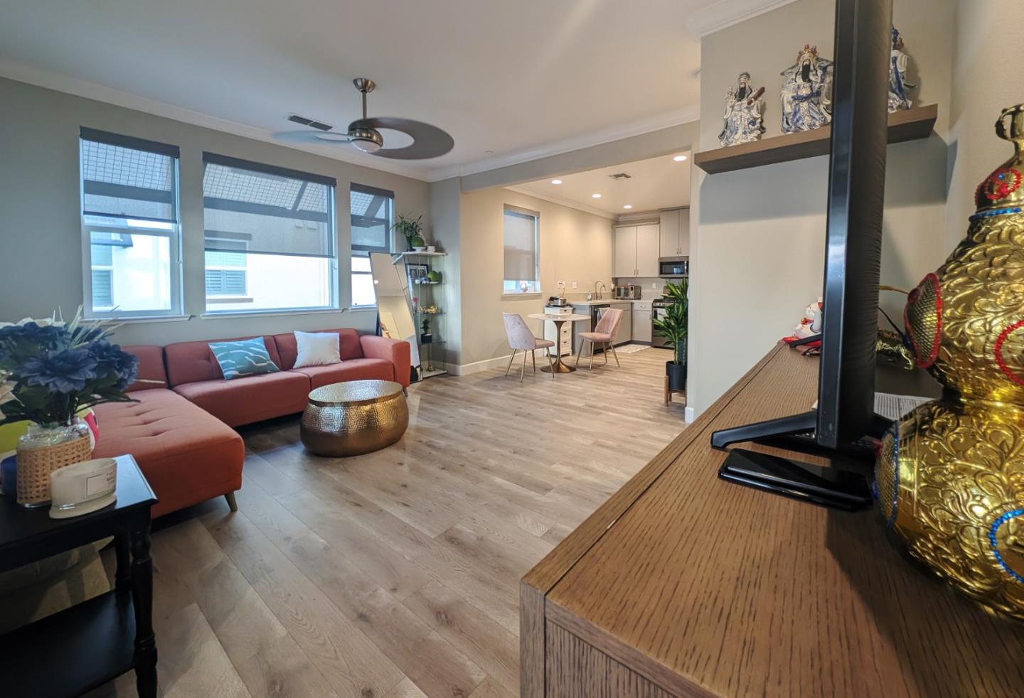 Detail Gallery Image 17 of 29 For 2733 Sorano #7,  San Jose,  CA 95111 - 3 Beds | 3/1 Baths