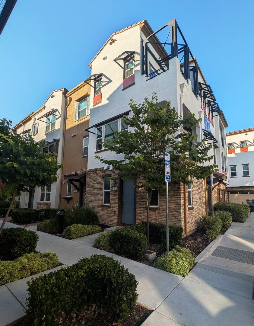 Detail Gallery Image 20 of 29 For 2733 Sorano #7,  San Jose,  CA 95111 - 3 Beds | 3/1 Baths