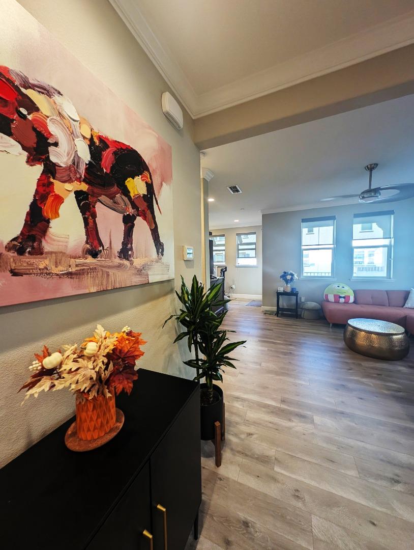Detail Gallery Image 5 of 29 For 2733 Sorano #7,  San Jose,  CA 95111 - 3 Beds | 3/1 Baths