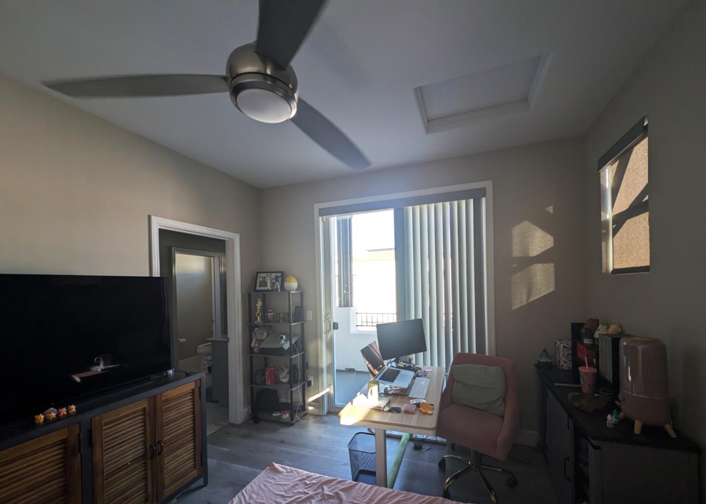 Detail Gallery Image 8 of 29 For 2733 Sorano #7,  San Jose,  CA 95111 - 3 Beds | 3/1 Baths