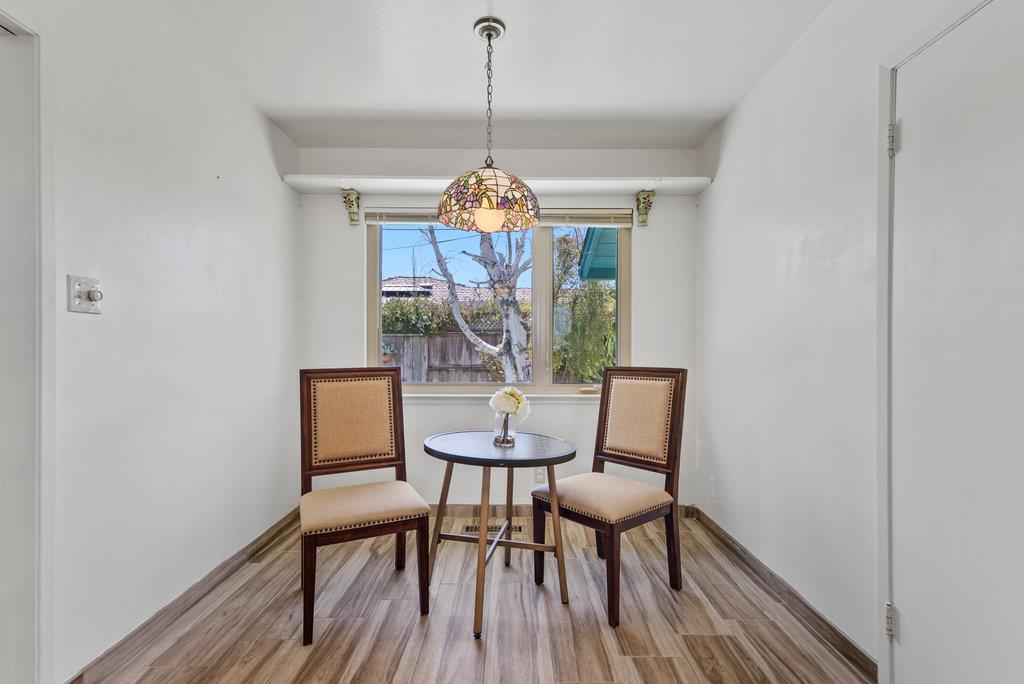 Detail Gallery Image 10 of 37 For 737 College Dr, Salinas,  CA 93901 - 3 Beds | 2 Baths