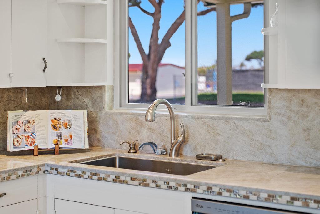 Detail Gallery Image 13 of 37 For 737 College Dr, Salinas,  CA 93901 - 3 Beds | 2 Baths