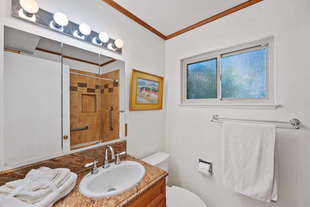 Detail Gallery Image 21 of 37 For 737 College Dr, Salinas,  CA 93901 - 3 Beds | 2 Baths
