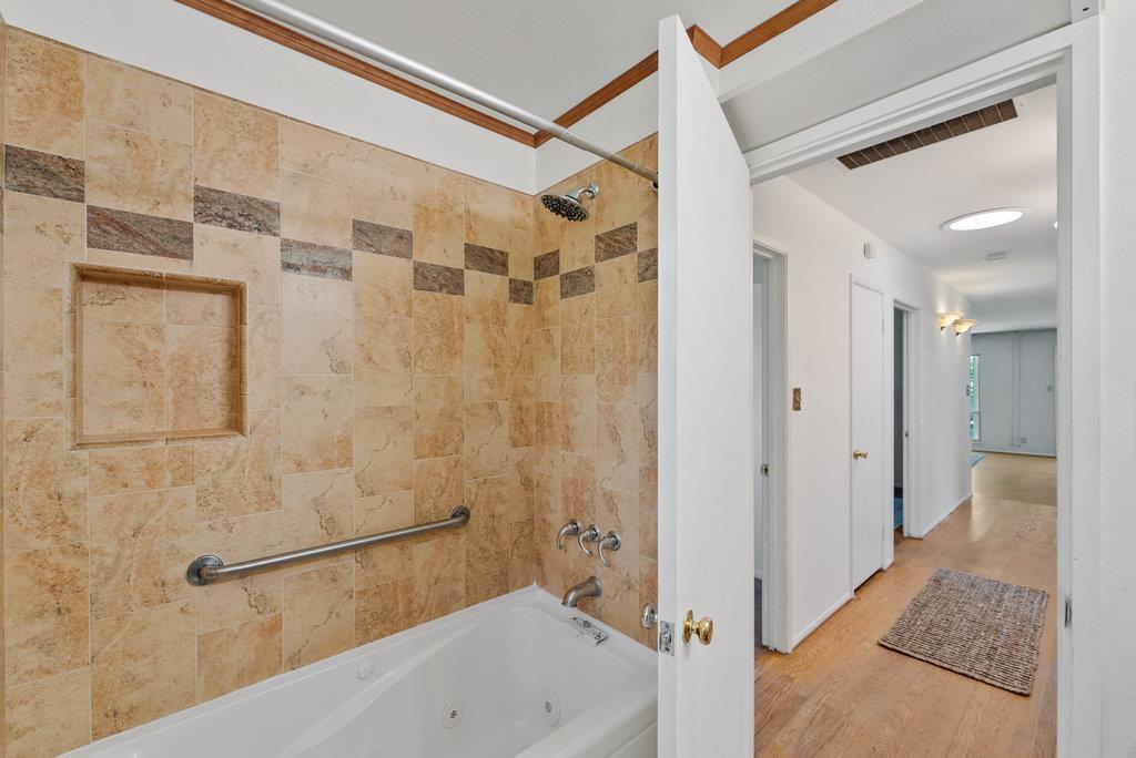 Detail Gallery Image 22 of 37 For 737 College Dr, Salinas,  CA 93901 - 3 Beds | 2 Baths