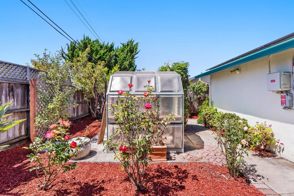 Detail Gallery Image 28 of 37 For 737 College Dr, Salinas,  CA 93901 - 3 Beds | 2 Baths