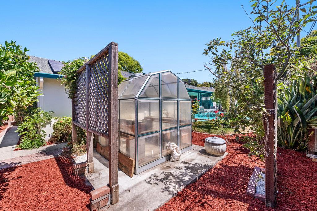 Detail Gallery Image 29 of 37 For 737 College Dr, Salinas,  CA 93901 - 3 Beds | 2 Baths