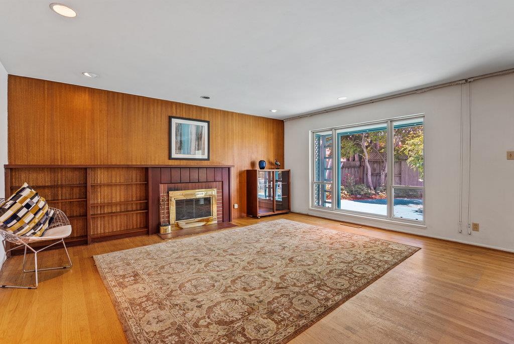 Detail Gallery Image 3 of 37 For 737 College Dr, Salinas,  CA 93901 - 3 Beds | 2 Baths