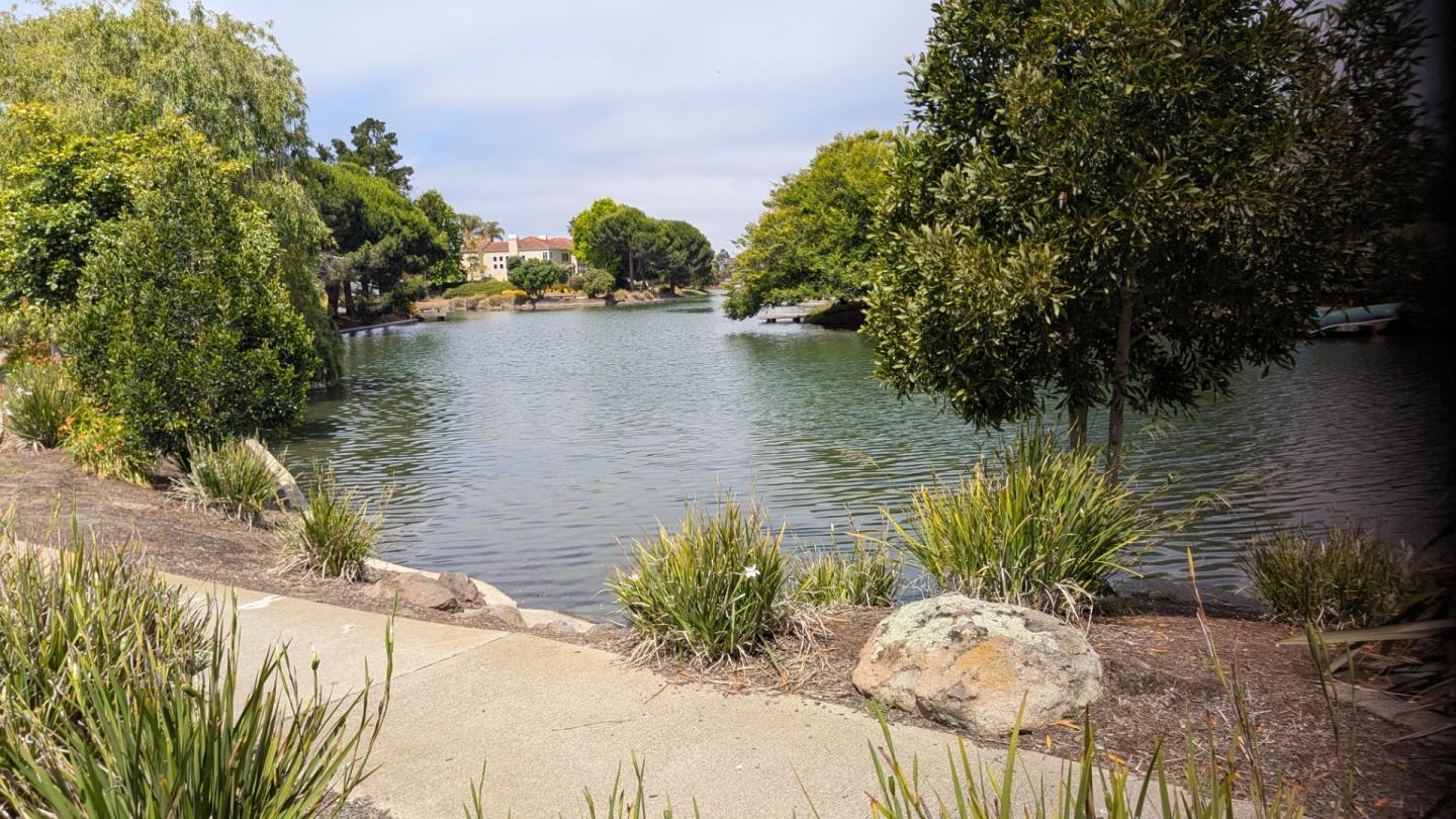 Detail Gallery Image 9 of 12 For 602 Ironwood Rd, Alameda,  CA 94502 - 2 Beds | 2/1 Baths