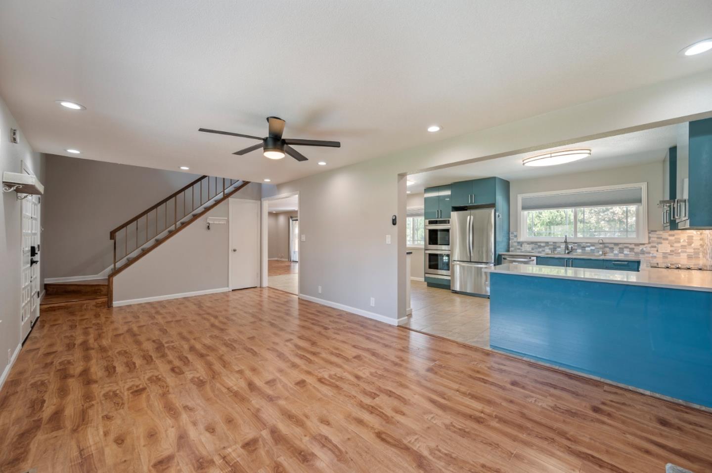 Detail Gallery Image 12 of 86 For 3661 Slopeview Dr, San Jose,  CA 95148 - 5 Beds | 3 Baths