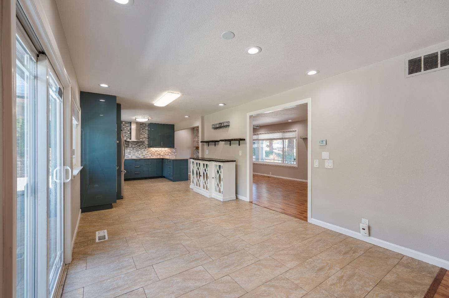 Detail Gallery Image 27 of 86 For 3661 Slopeview Dr, San Jose,  CA 95148 - 5 Beds | 3 Baths