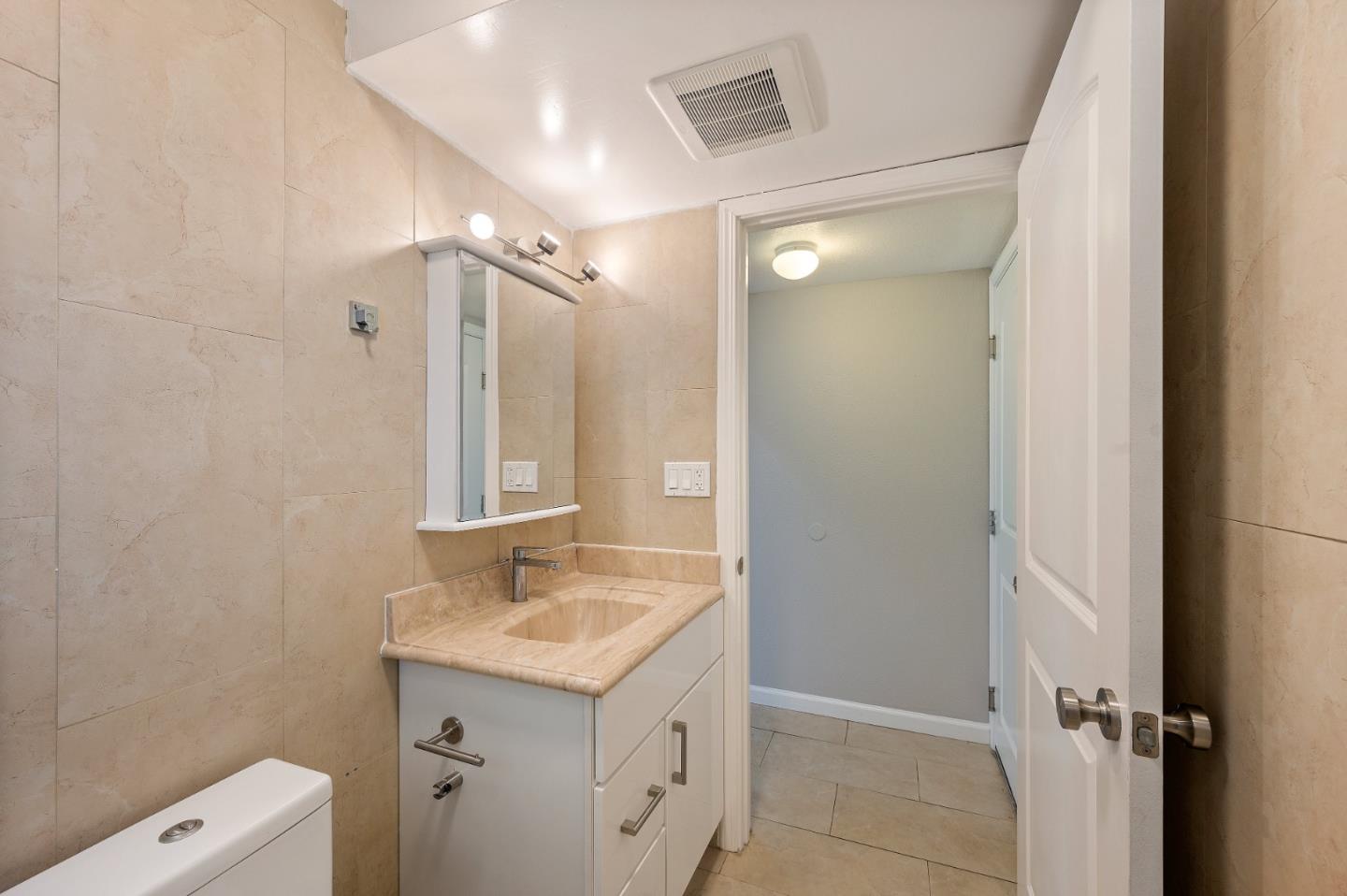 Detail Gallery Image 37 of 86 For 3661 Slopeview Dr, San Jose,  CA 95148 - 5 Beds | 3 Baths