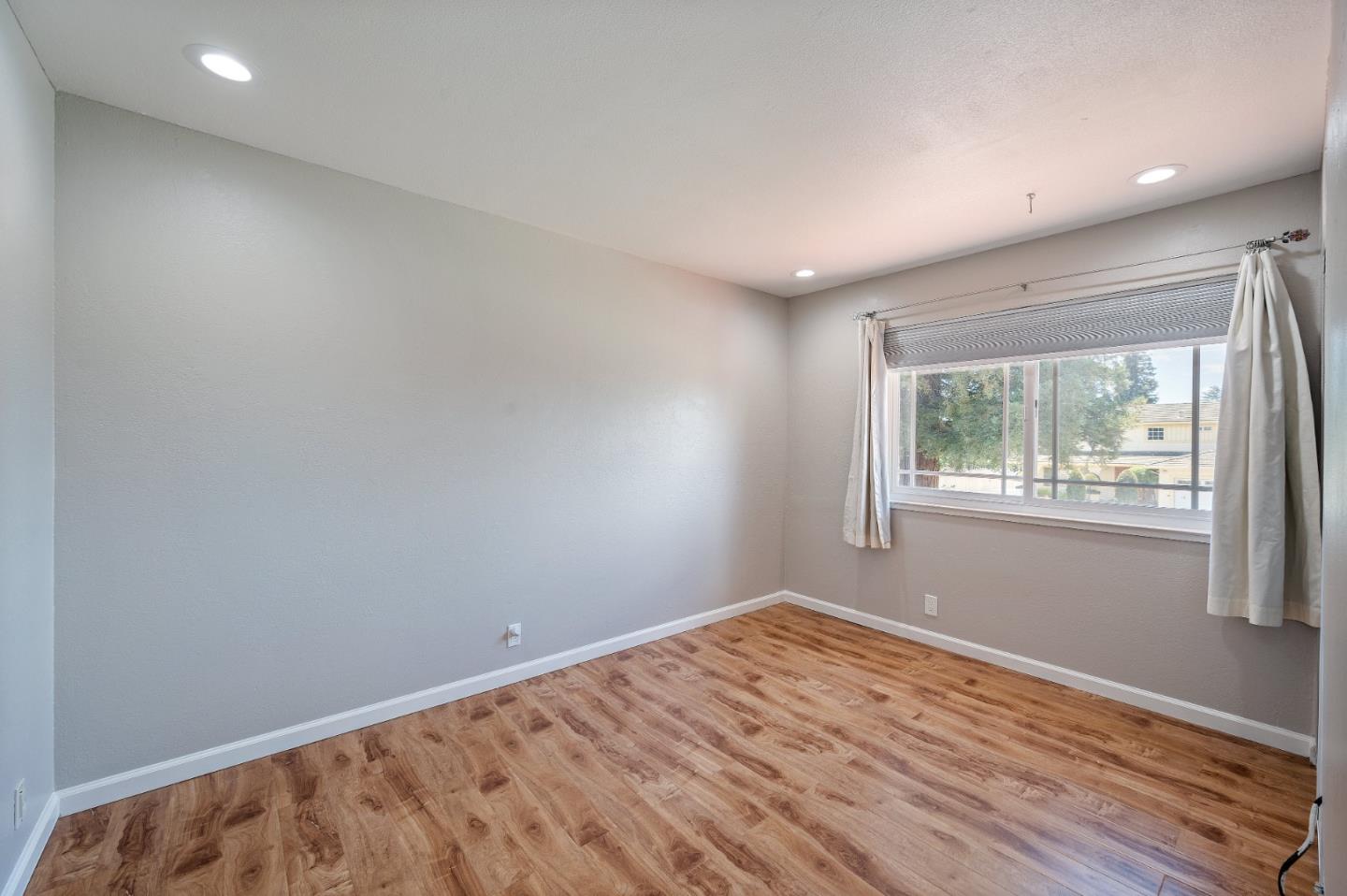 Detail Gallery Image 44 of 86 For 3661 Slopeview Dr, San Jose,  CA 95148 - 5 Beds | 3 Baths