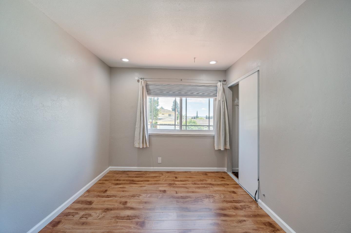 Detail Gallery Image 45 of 86 For 3661 Slopeview Dr, San Jose,  CA 95148 - 5 Beds | 3 Baths