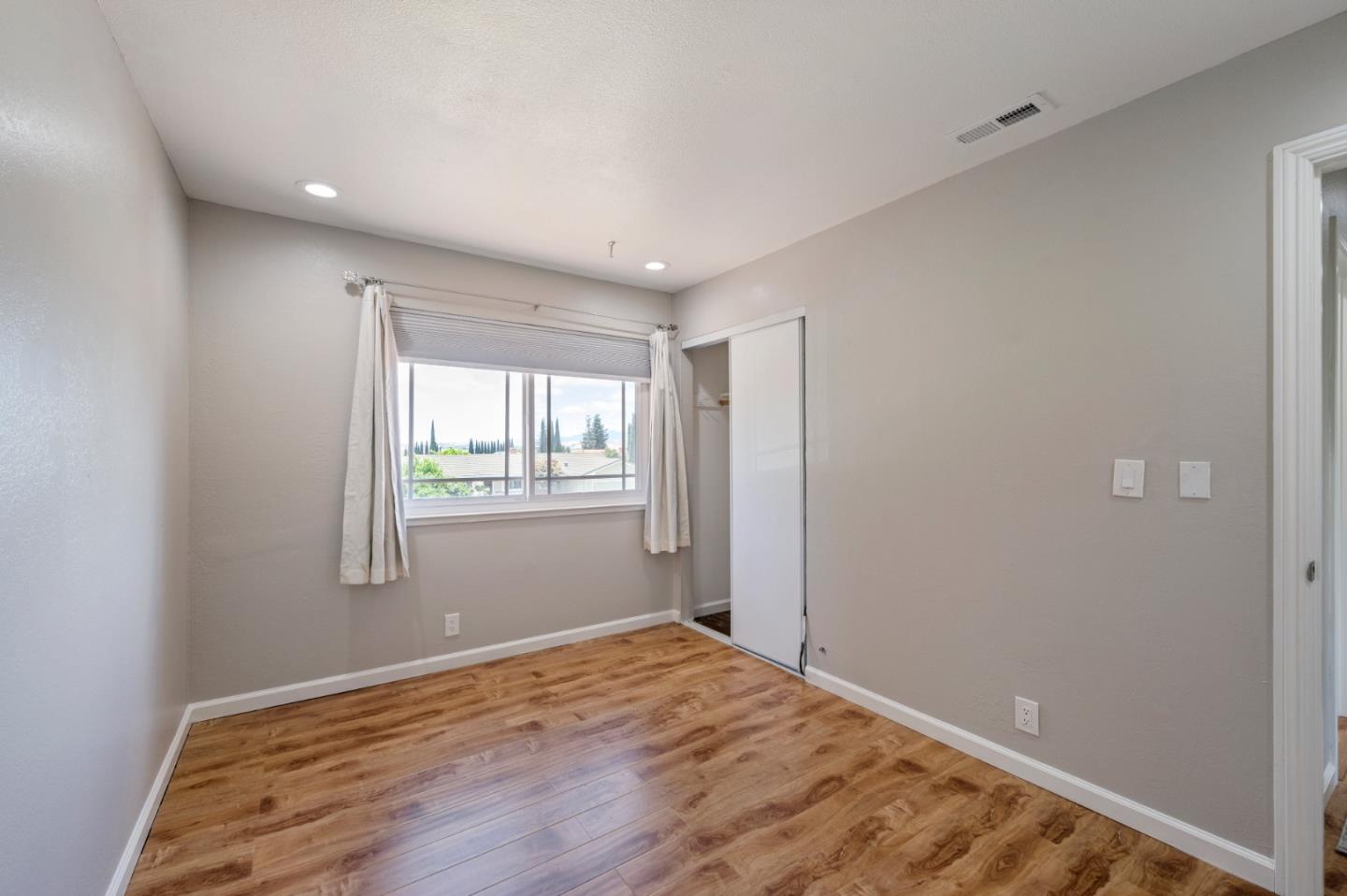 Detail Gallery Image 46 of 86 For 3661 Slopeview Dr, San Jose,  CA 95148 - 5 Beds | 3 Baths