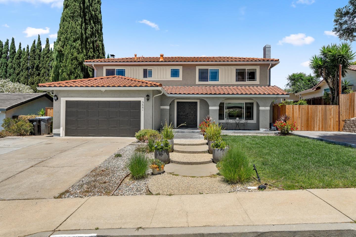 Detail Gallery Image 5 of 86 For 3661 Slopeview Dr, San Jose,  CA 95148 - 5 Beds | 3 Baths
